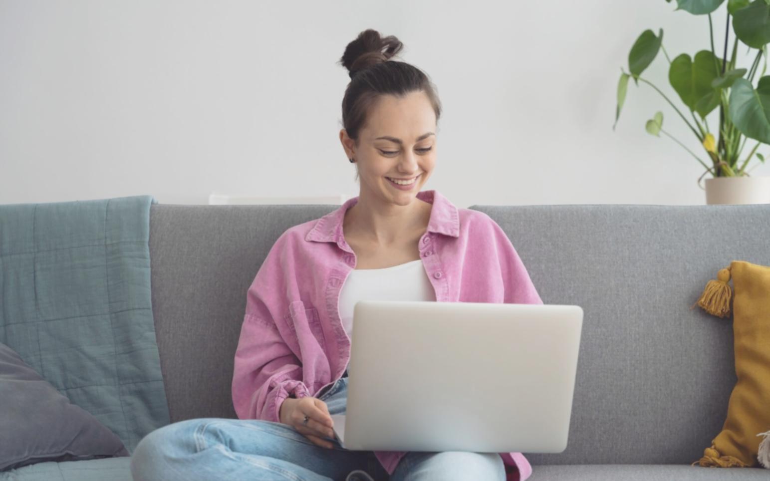 Detailed futures contract specifications and risk management calculations on trading platform